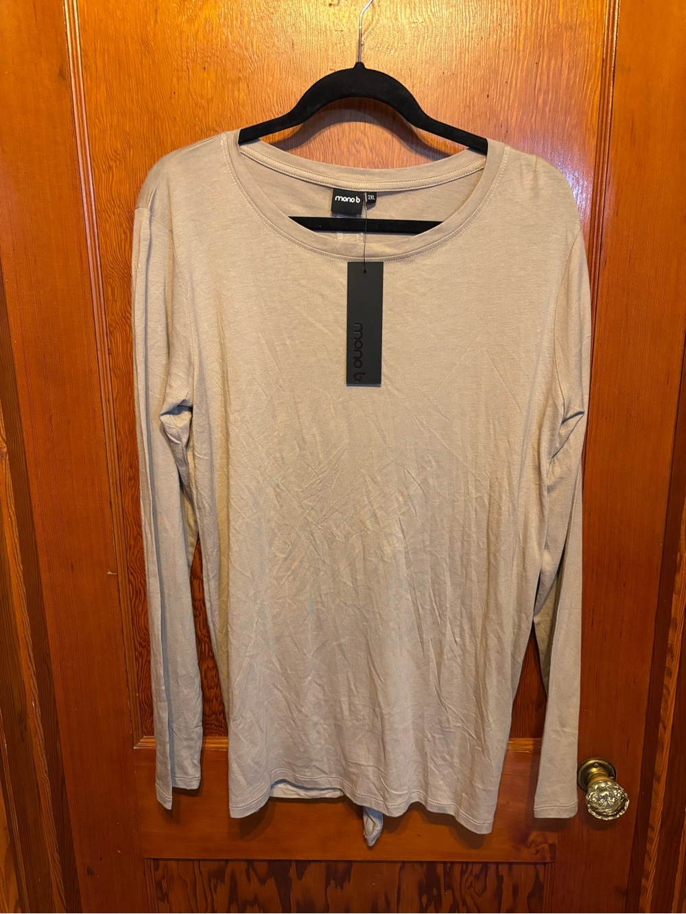 NWT Mono B Wonen’s Long-Sleeve Crewneck Shirt in Light Taupe